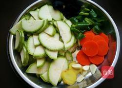 素炒西葫芦的做法图解2