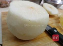 黑糖莲子百合炖雪梨的做法图解3