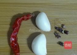 凉拌爽口莴苣丝的做法图解3