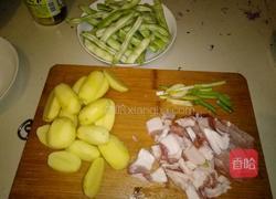 肉炖土豆扁豆的做法图解2