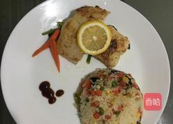 香煎巴沙鱼配什锦炒饭的做法图解3