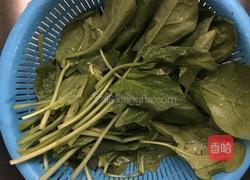 菠菜面皮水饺(白菜猪肉馅)的做法图解1