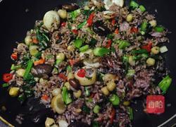 紫米鱿鱼炒饭的做法图解7
