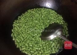 豆角橄榄菜的做法图解2