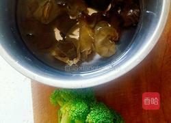 蚝油西蓝花的做法图解1