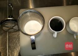 拿铁咖啡的做法图解2