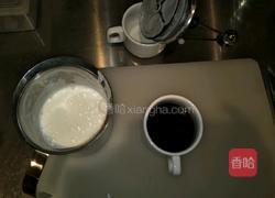 拿铁咖啡的做法图解3