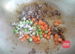 牛肉通心粉的做法图解4