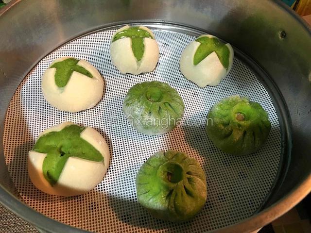 放入蒸锅静置20分钟左右，进行第二次发酵
