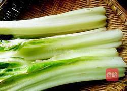 泡椒牛皮菜炒蚕豆的做法图解1