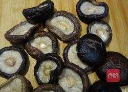 鲜虾烩蘑菇的做法图解3