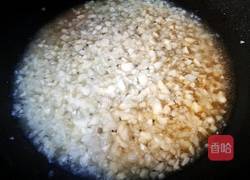 「Cathy边吃边营养」蒜蓉粉丝蒸大虾的做法图解12