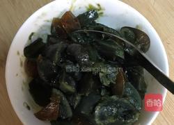 皮蛋肉末粥的做法图解3