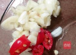 豆腐干炒灯笼椒的做法图解2