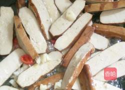 豆腐干炒灯笼椒的做法图解4