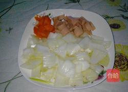 洋葱炒火腿肠的做法图解3