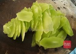 咖喱莴笋炒肉片的做法图解1