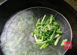 香辣蒜苗鸡胗的做法图解3