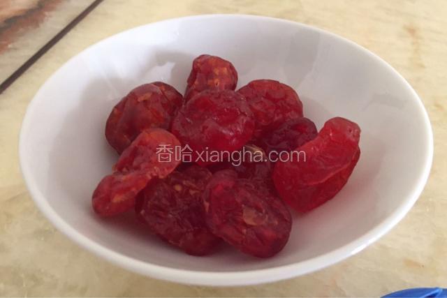 一点点圣女果干