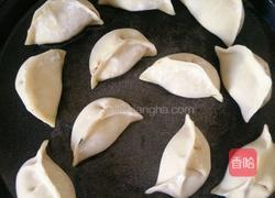 煎饺抱蛋的做法图解3