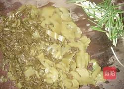 酸菜洋芋蚕豆汤的做法图解4