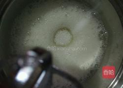 6寸拉花戚风蛋糕的做法图解2