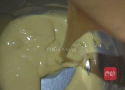 6寸拉花戚风蛋糕的做法图解7