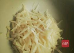 土豆丝蛋饼的做法图解1