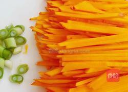 蒜香南瓜丝的做法图解2