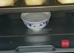 Illustration of how to make butter buns 8