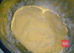 玉米面酸菜馅菜团子的做法图解4