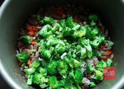 香肠焖饭的做法图解12