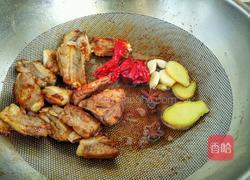 蒜苗炖排骨的做法图解6