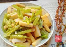 芹菜炒鱼豆腐的做法图解6
