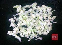 番茄炒椰菜花的做法图解6