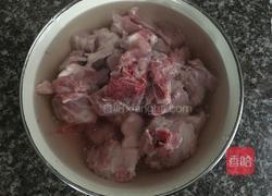 冬瓜玉米排骨汤的做法图解1