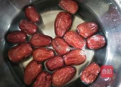 红枣葡萄干发糕的做法图解1