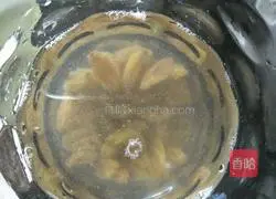 Illustration of how to make red dates and raisin cakes 2