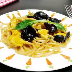 青菜木耳鸡蛋炒面的做法[图]