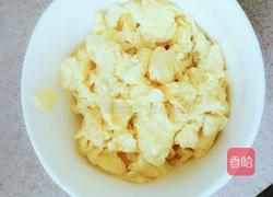 蚕豆米炒饭的做法图解3