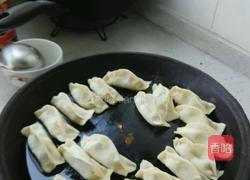 芹菜肉馅锅贴的做法图解23