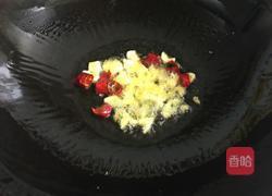 甘蓝炒粉条的做法图解3