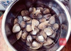 水煮大蚬子的做法图解1