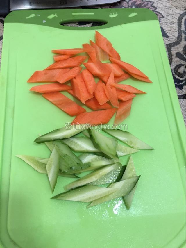 将蔬菜切片