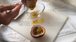 百香果果汁的做法图解2