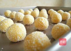黄金椰蓉球的做法图解7