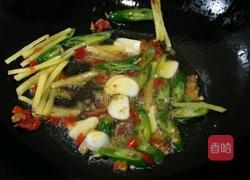 酸爽蒜香蚕豆的做法图解3