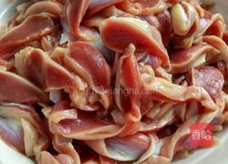 鸡胗爆炒榨菜的做法图解2