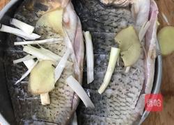 鲫鱼汤的做法图解2