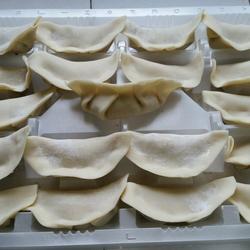 胡萝卜莲藕猪肉饺子的做法[图]